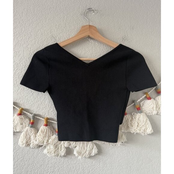 Babaton Aritzia Sculpt Knit Wrap Cropped Short Sleeve Crop Top Black Basics XS - Picture 2 of 7